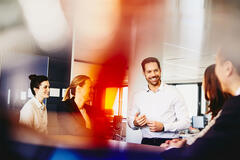 0130_-_why_paying_your_employees_more_pays_off_bodyimage_1405x937