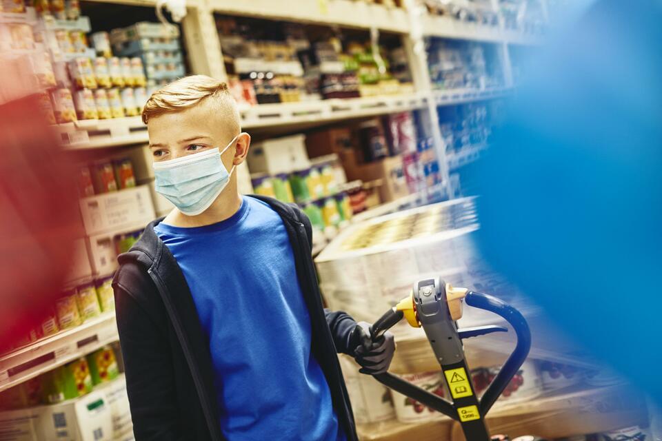 Working as a sales associate Randstad Canada